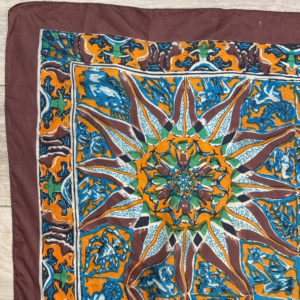 Vintage Zodiac Scarf‎